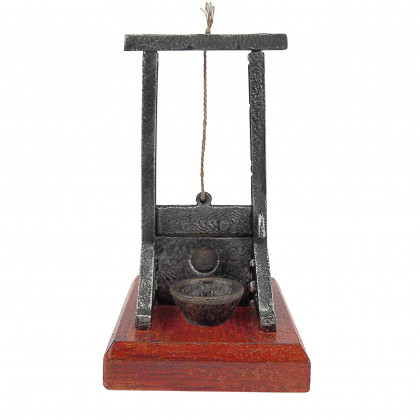 Toscano - Desk-Sized Guillotine