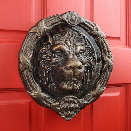 Toscano - Pride of the Lions Foundry Lion Door Knocker