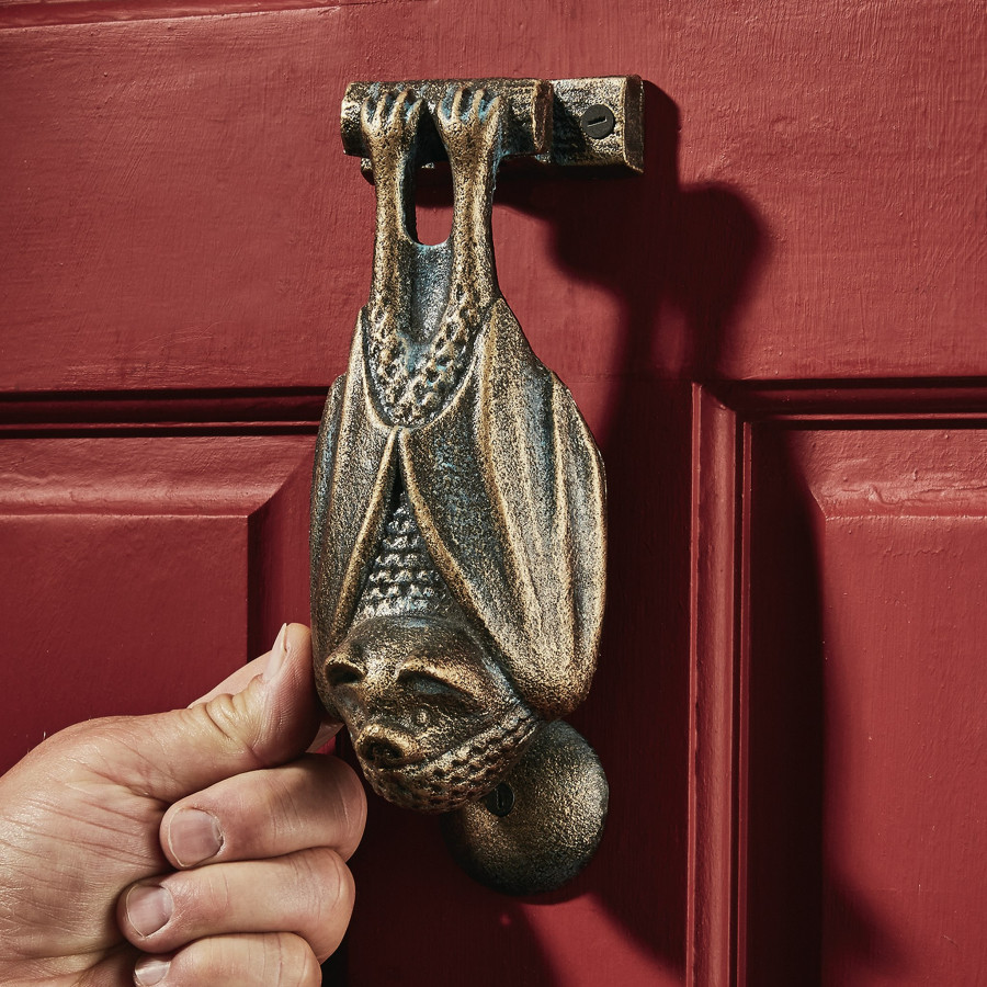Toscano - Vampire Bat Door Knocker