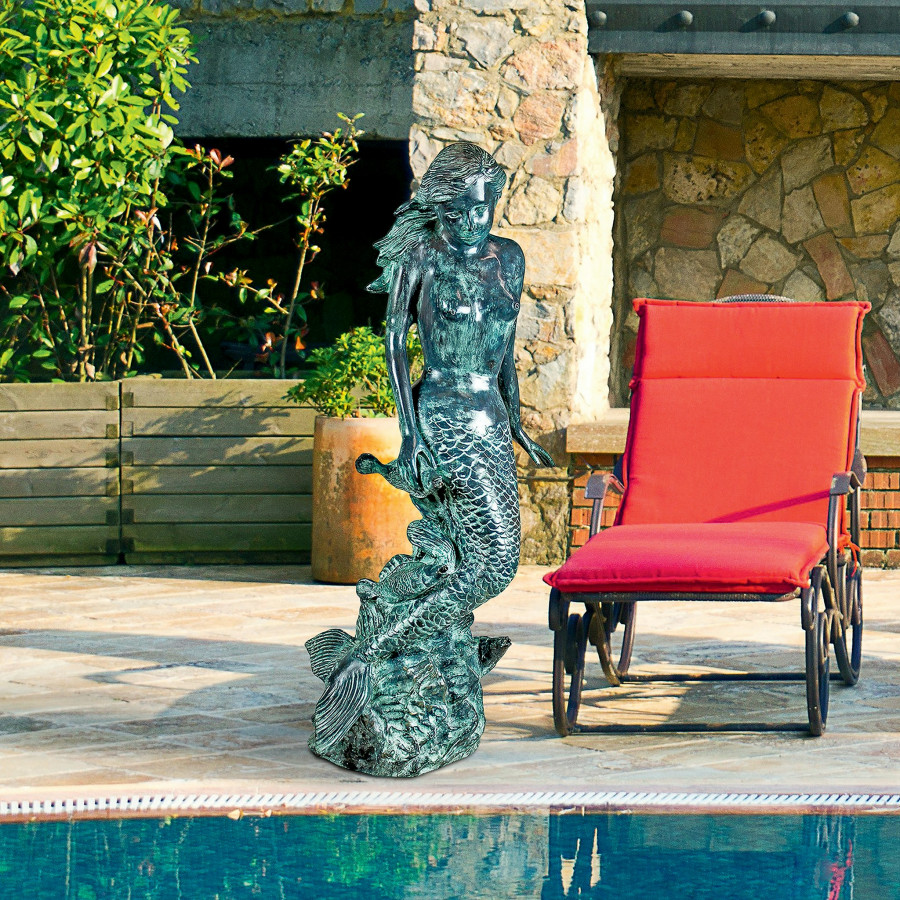 Toscano - Goddess of the Sea Mermaid of the Isles Spitting Garden Statue