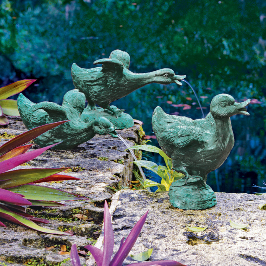 Toscano - Set of 3 Lindell Pond Ducks Spitting Garden Statues
