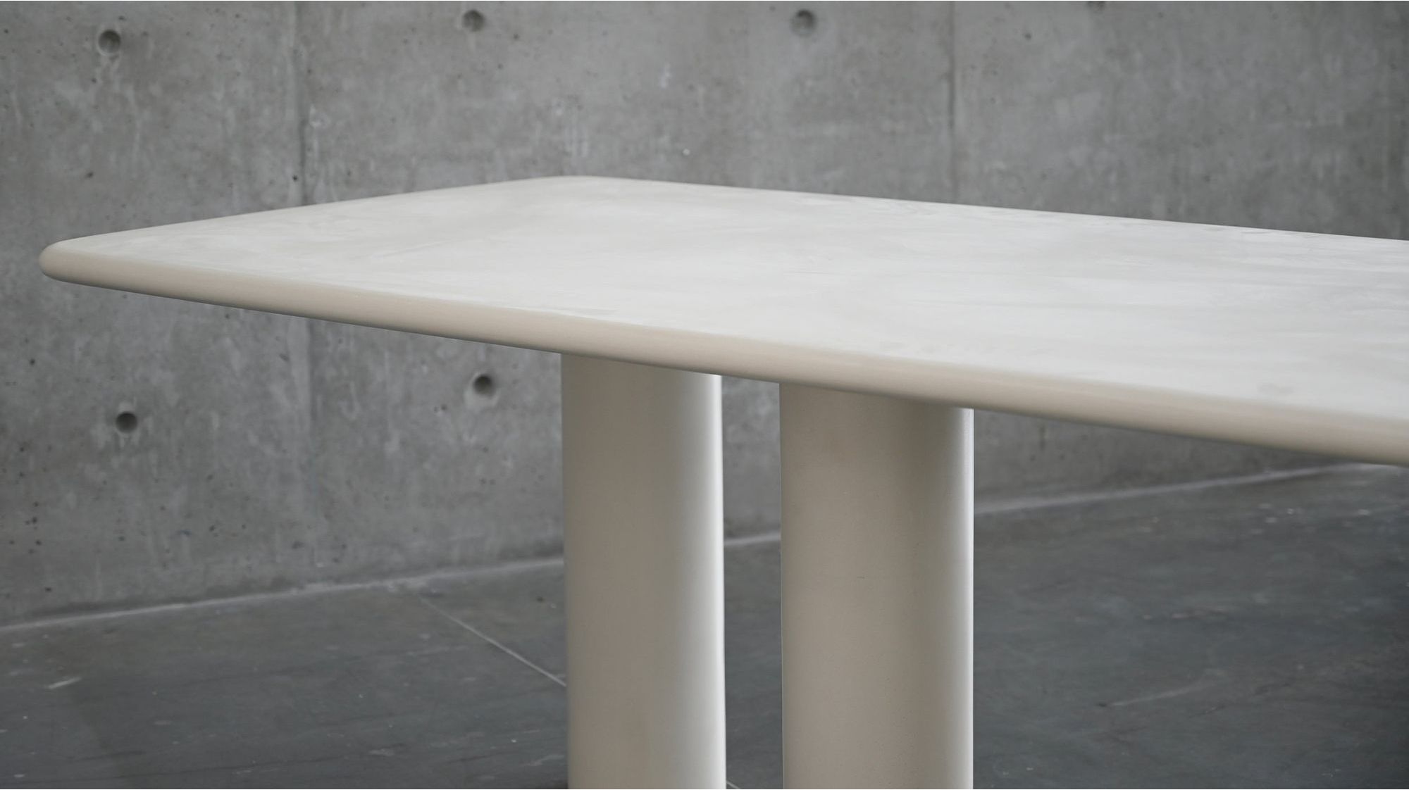 Mobital - Elephant Dining Table