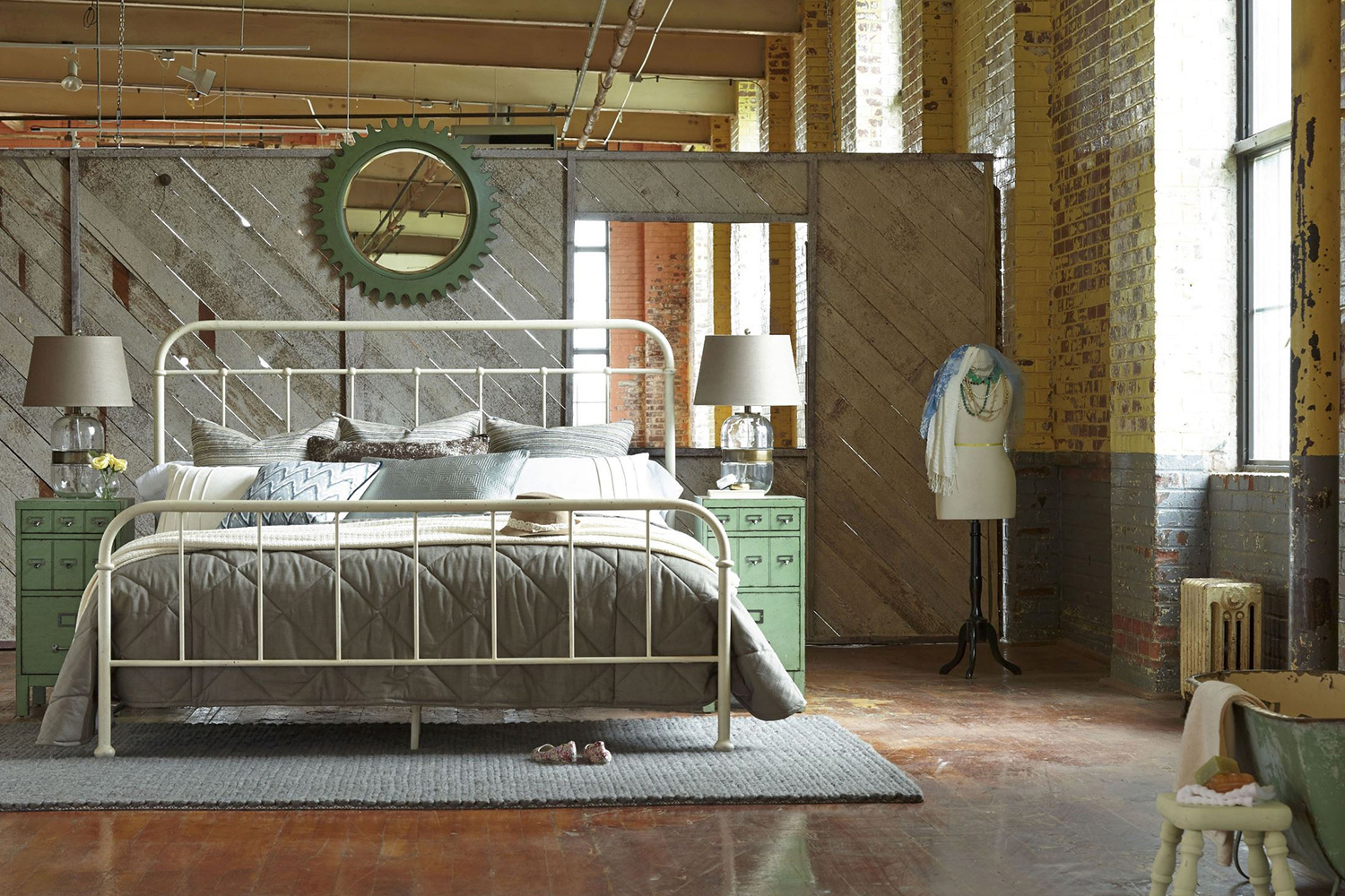 A.R.T. - Epicenters Williamsburg Metal Link Mirror