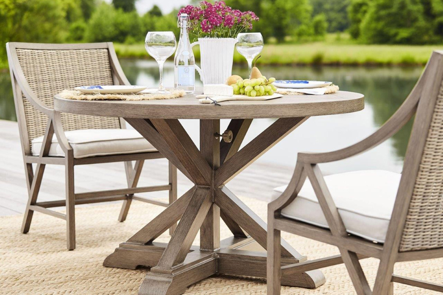 A.R.T. - Summer Creek Outdoor Pampas Round Dining Table