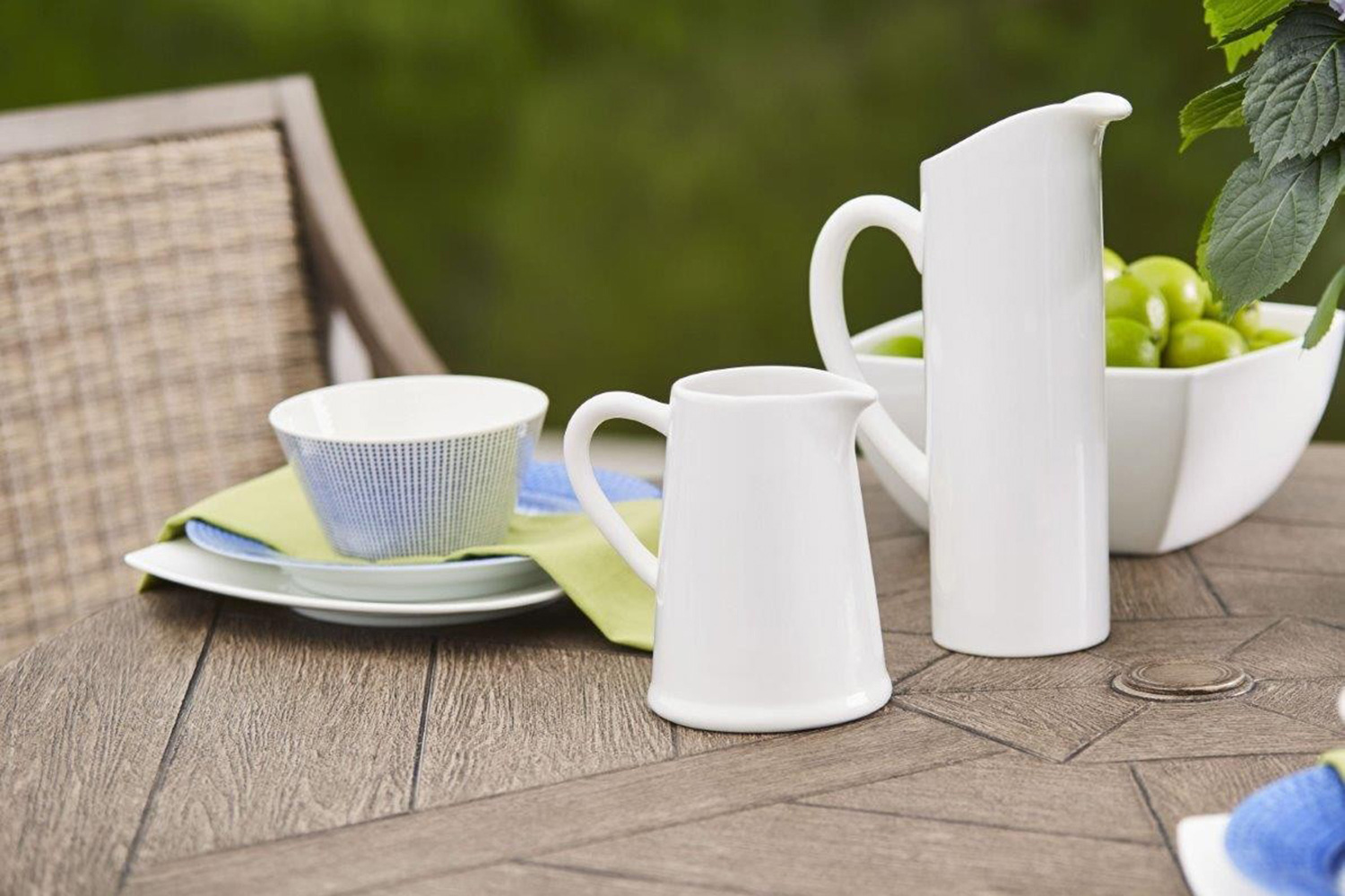 A.R.T. - Summer Creek Outdoor Pampas Universal Gathering Table