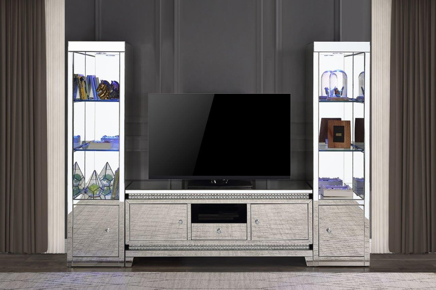 ACME - Lotus TV Stand in Mirrored/Faux Crystals