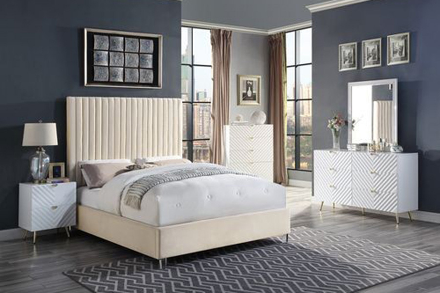 ACME Edzia Eastern King Bed - Beige Velvet