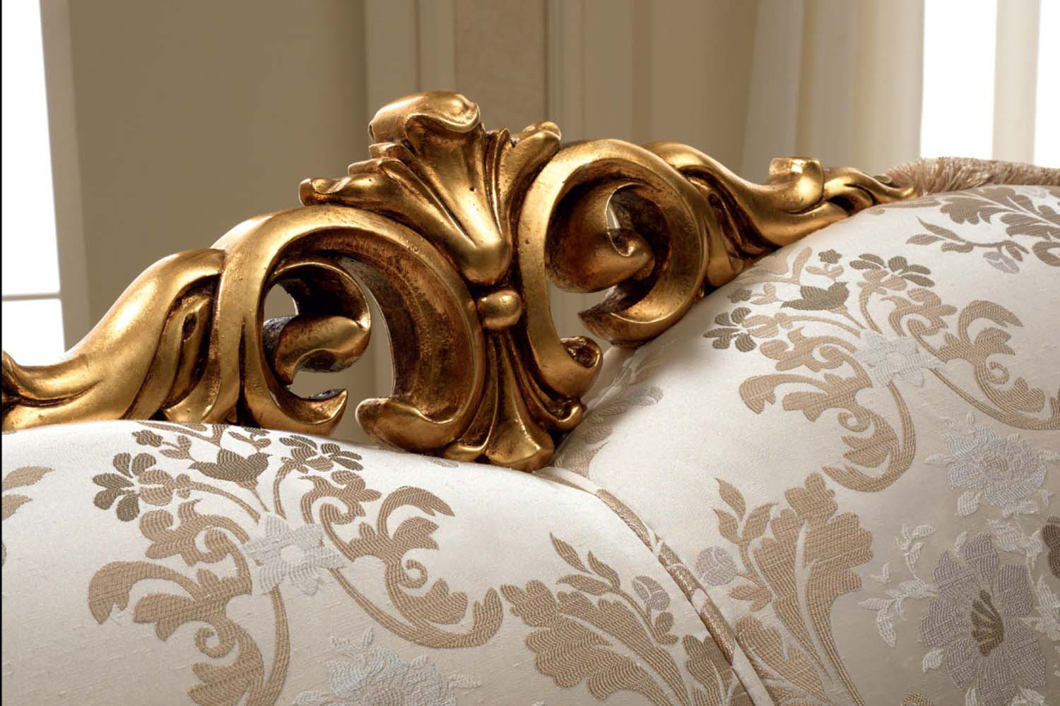 Arredoclassic Donatello Loveseat - White/Gold, Cat. C/G
