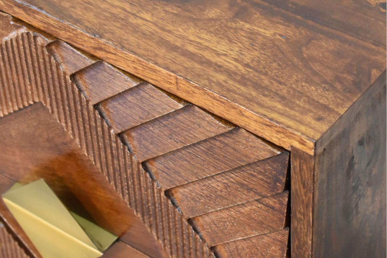 Artisan - Alma Bedside
