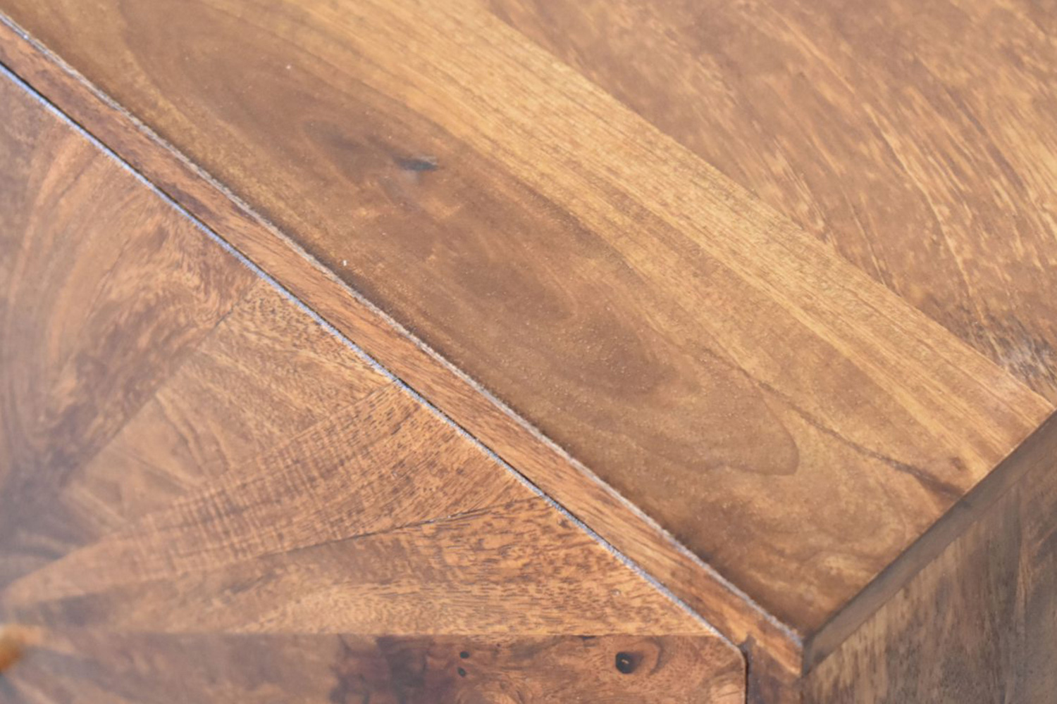 Artisan - U-Shape Sunrise Cabinet in Chestnut