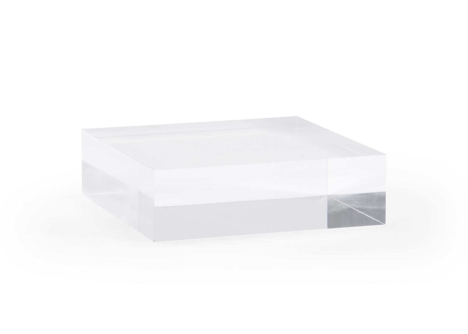 Chelsea House - Medium Round Plinth