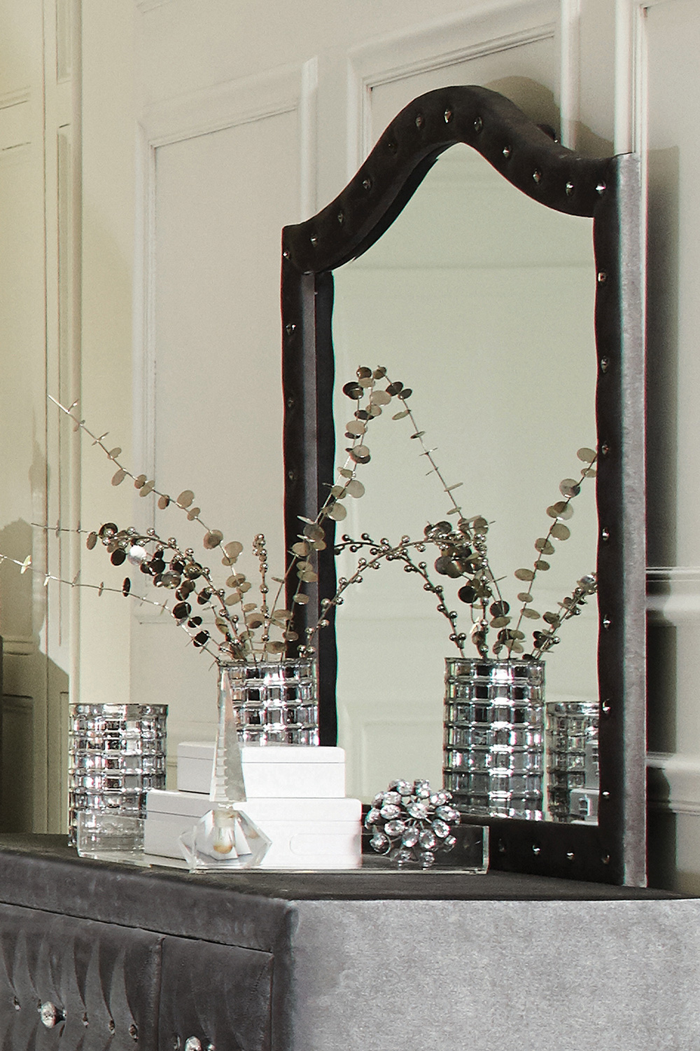 Coaster Deanna Button Tufted Mirror - Gray