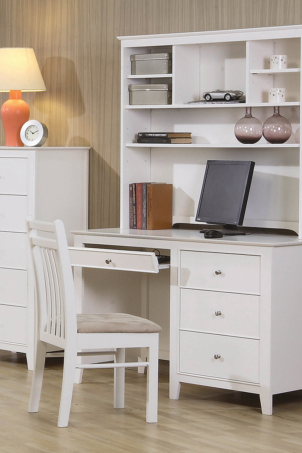 Coaster - Selena Hutch in Buttermilk