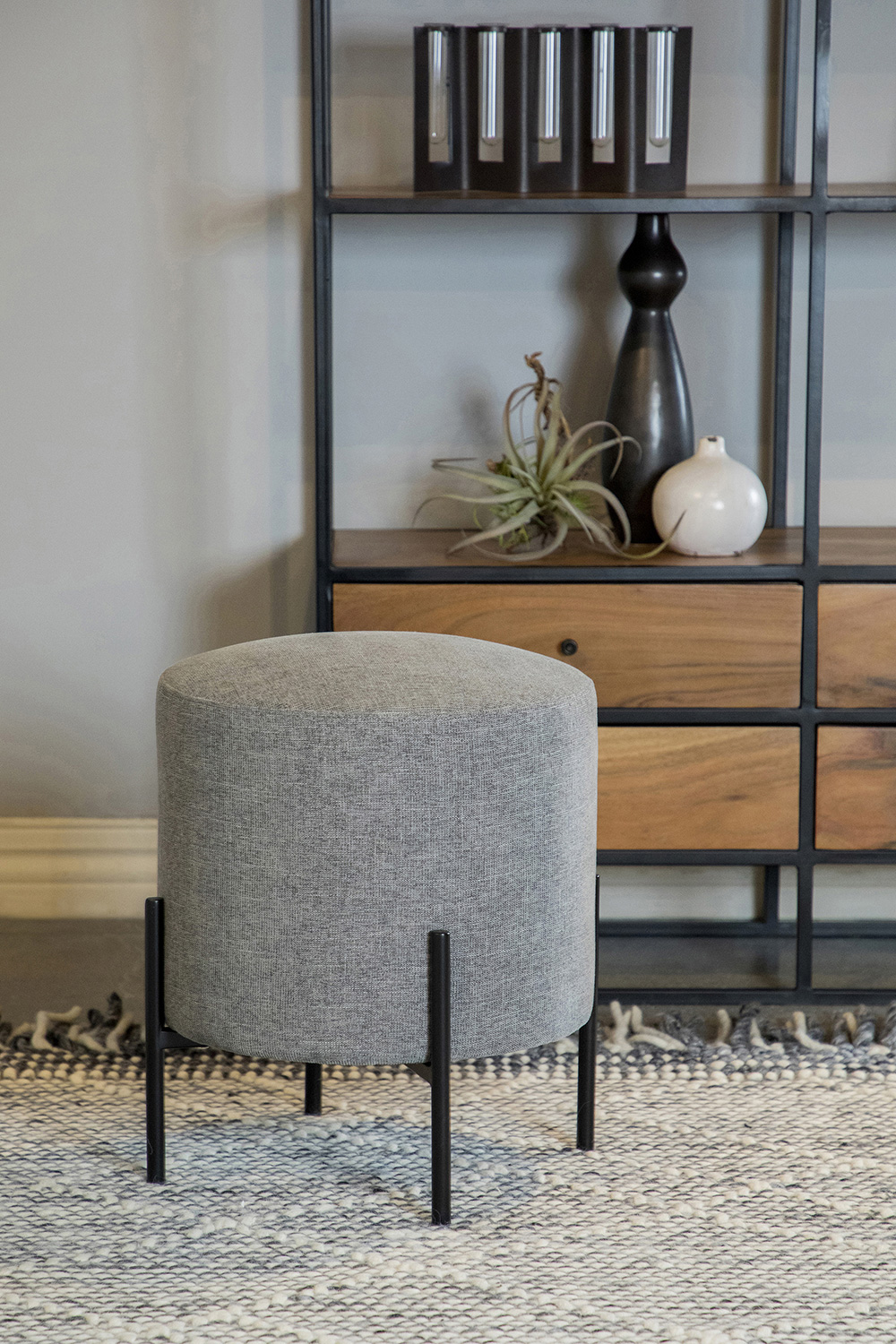 Coaster Round Upholstered Ottoman with Metal Legs - Latte