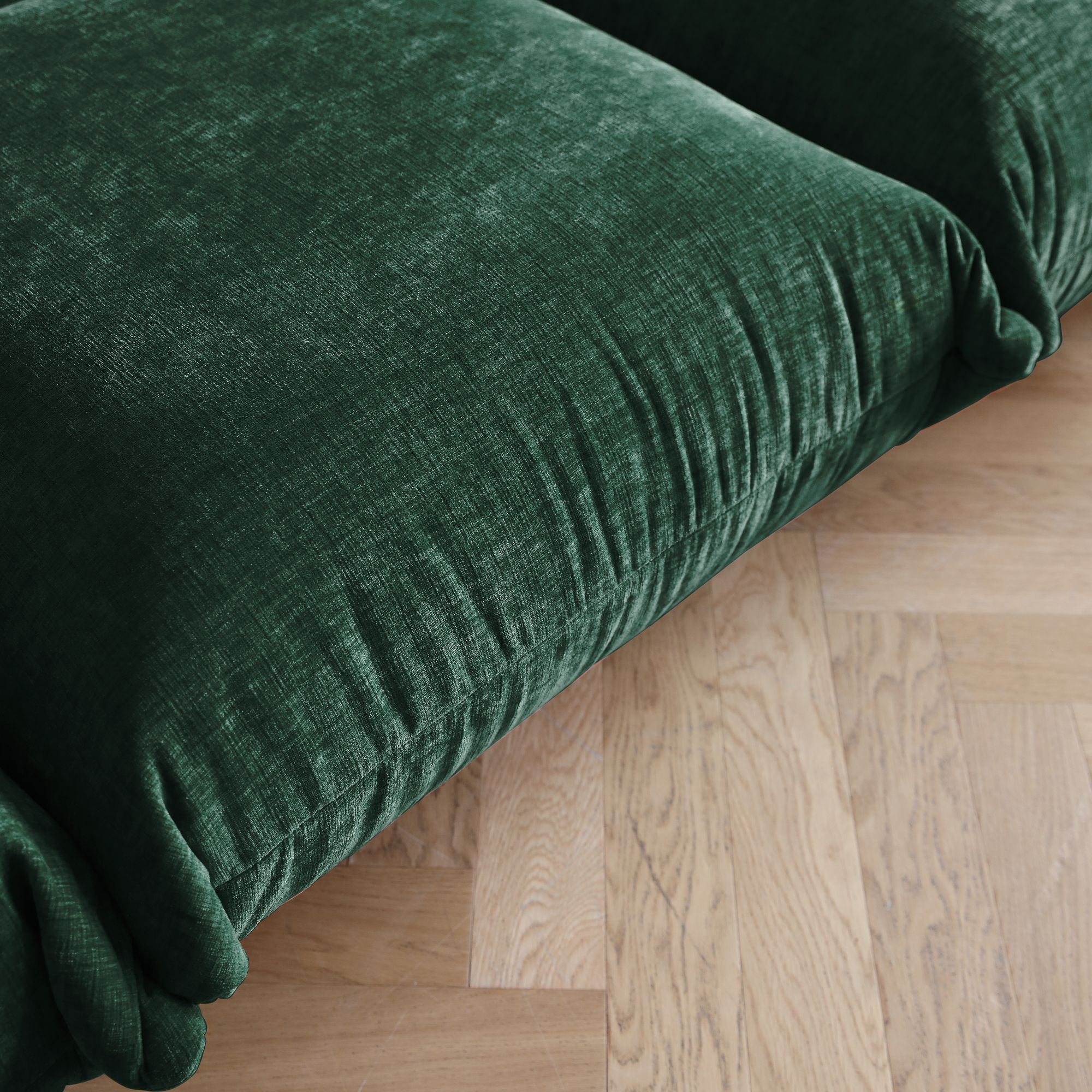 Crenus Sereno 50.39" Single Armrest Sofa Chenille Floor Sofa - Green
