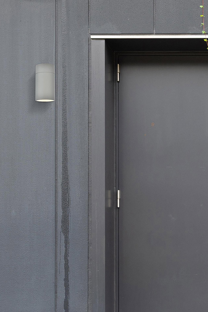 Elegant LED Outdoor Wall Light - Silver (LDOD4039S)