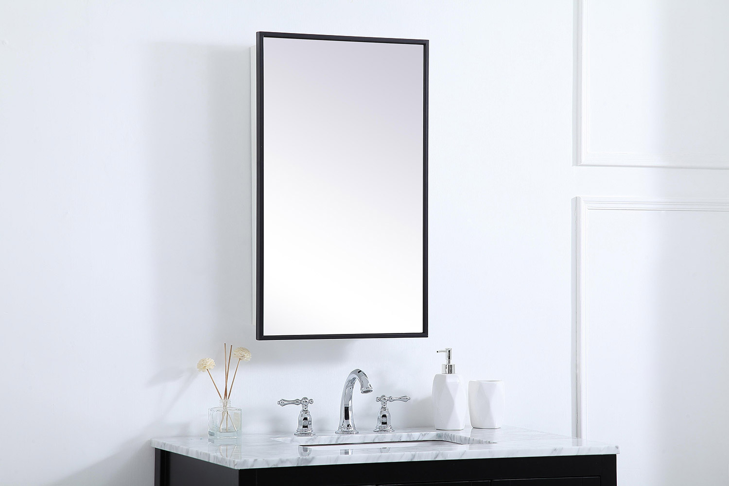 Elegant Wyn Medicine Cabinet - Black, L 17" (MR571728BLK)