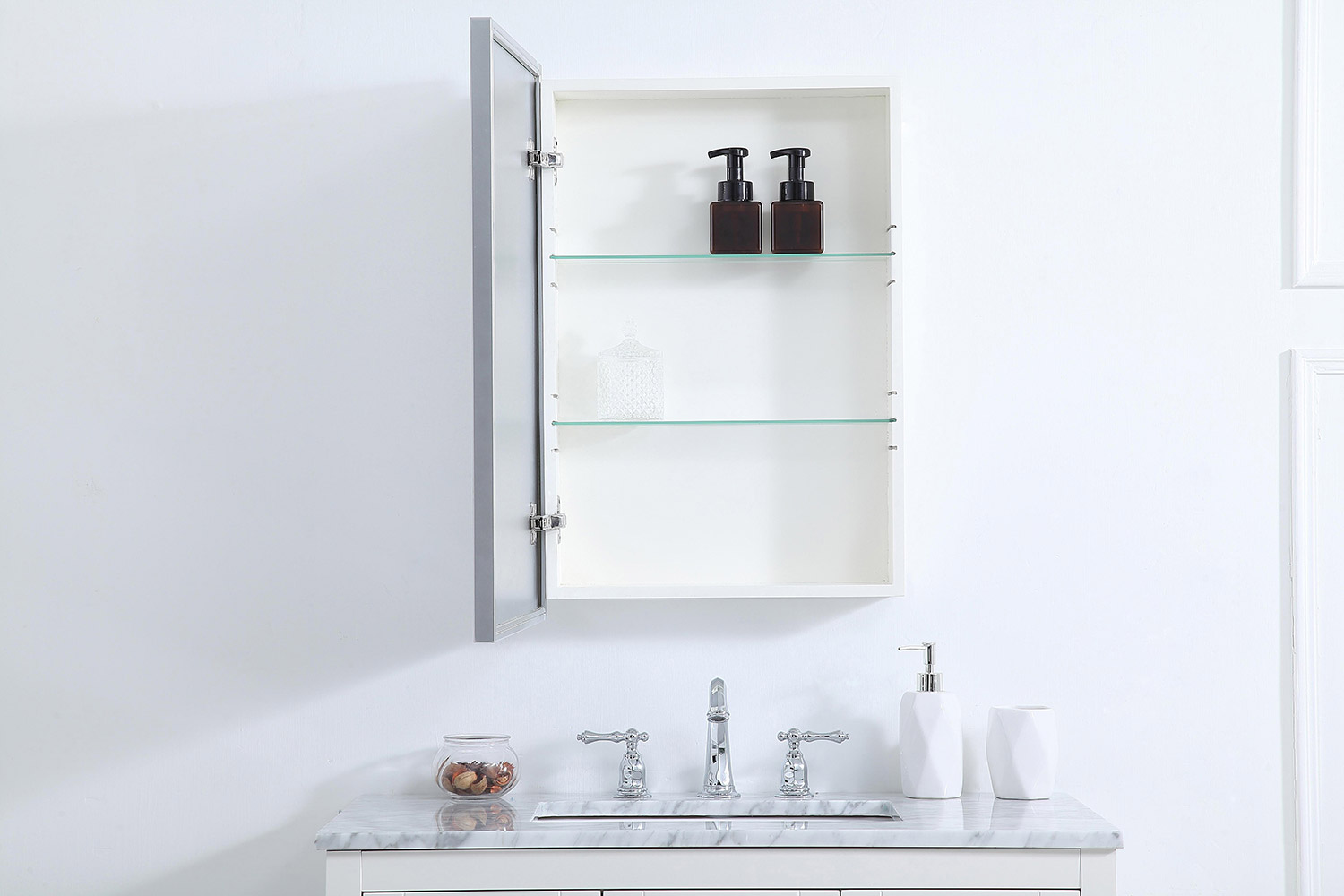 Elegant Wyn Medicine Cabinet - Silver, L 20" (MR572028S)