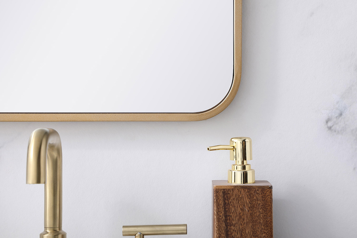 Elegant Wall Mirror - Brass, L 36" (MR801836BR)