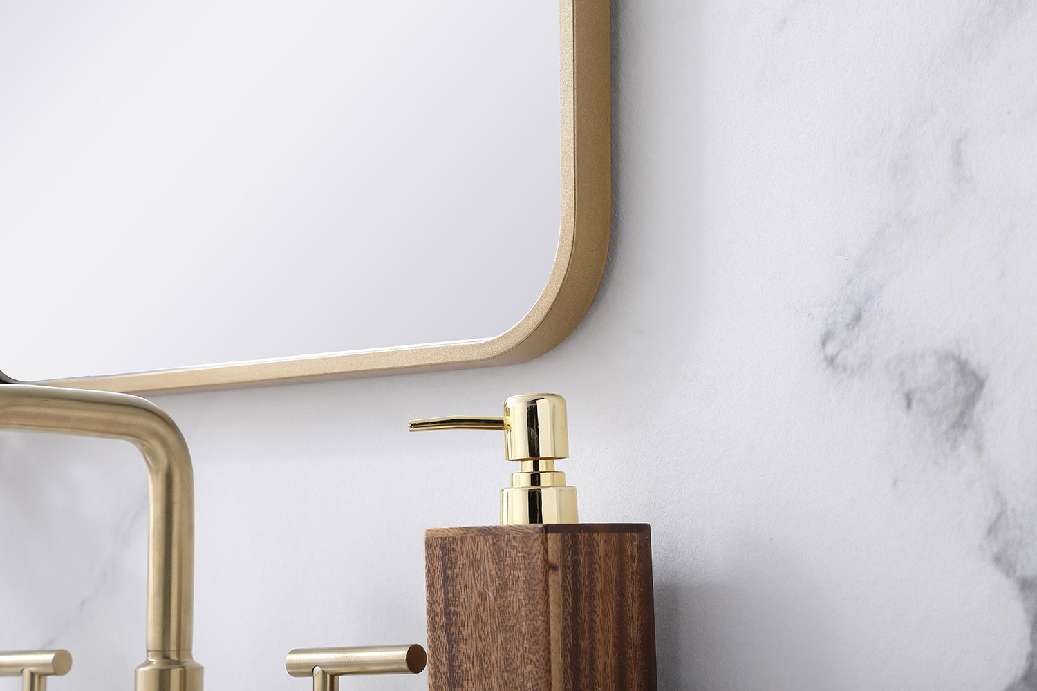 Elegant Wall Mirror - Brass, L 36" (MR801836BR)