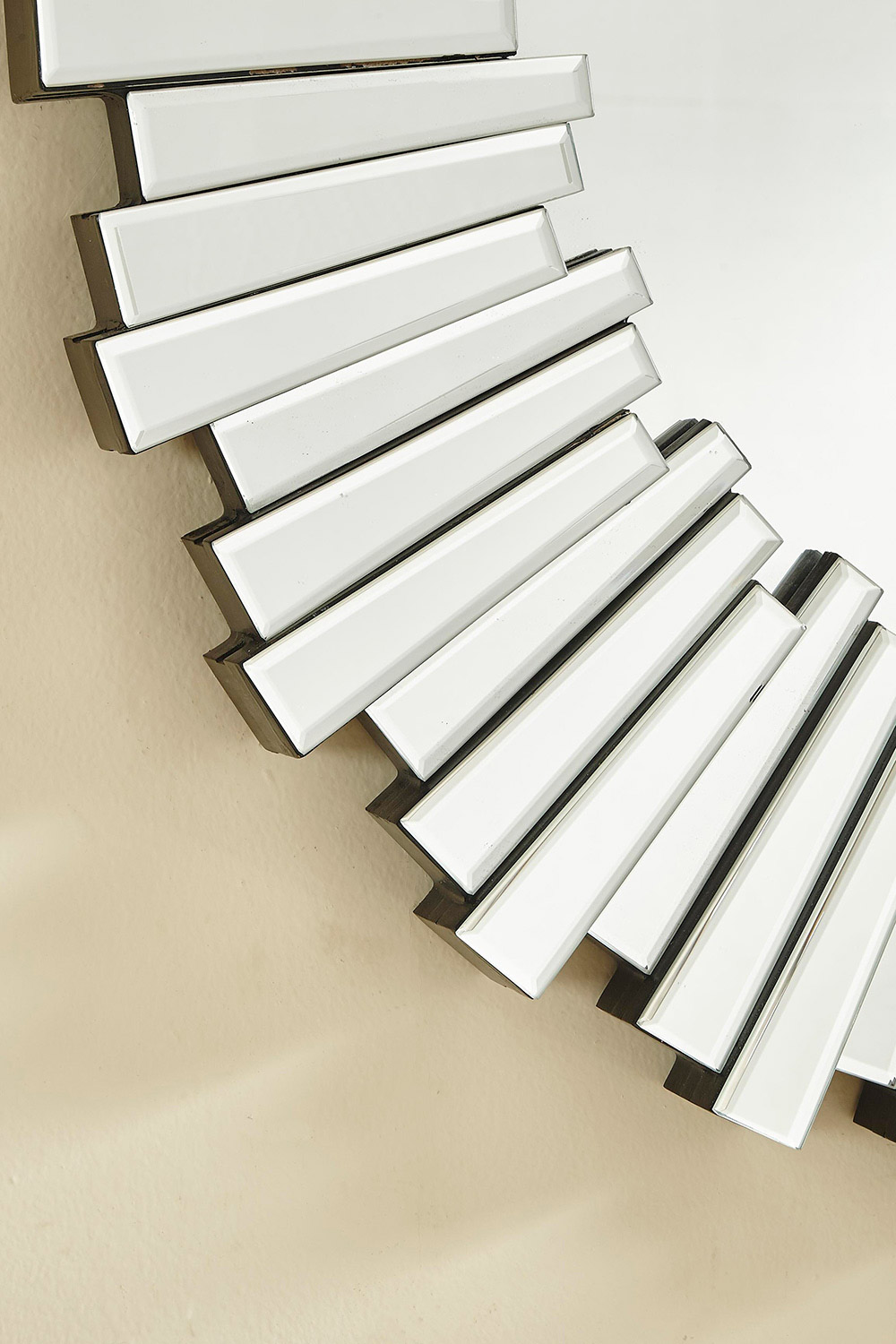 Elegant Wall Mirror - Clear, L 31" (MR9139)