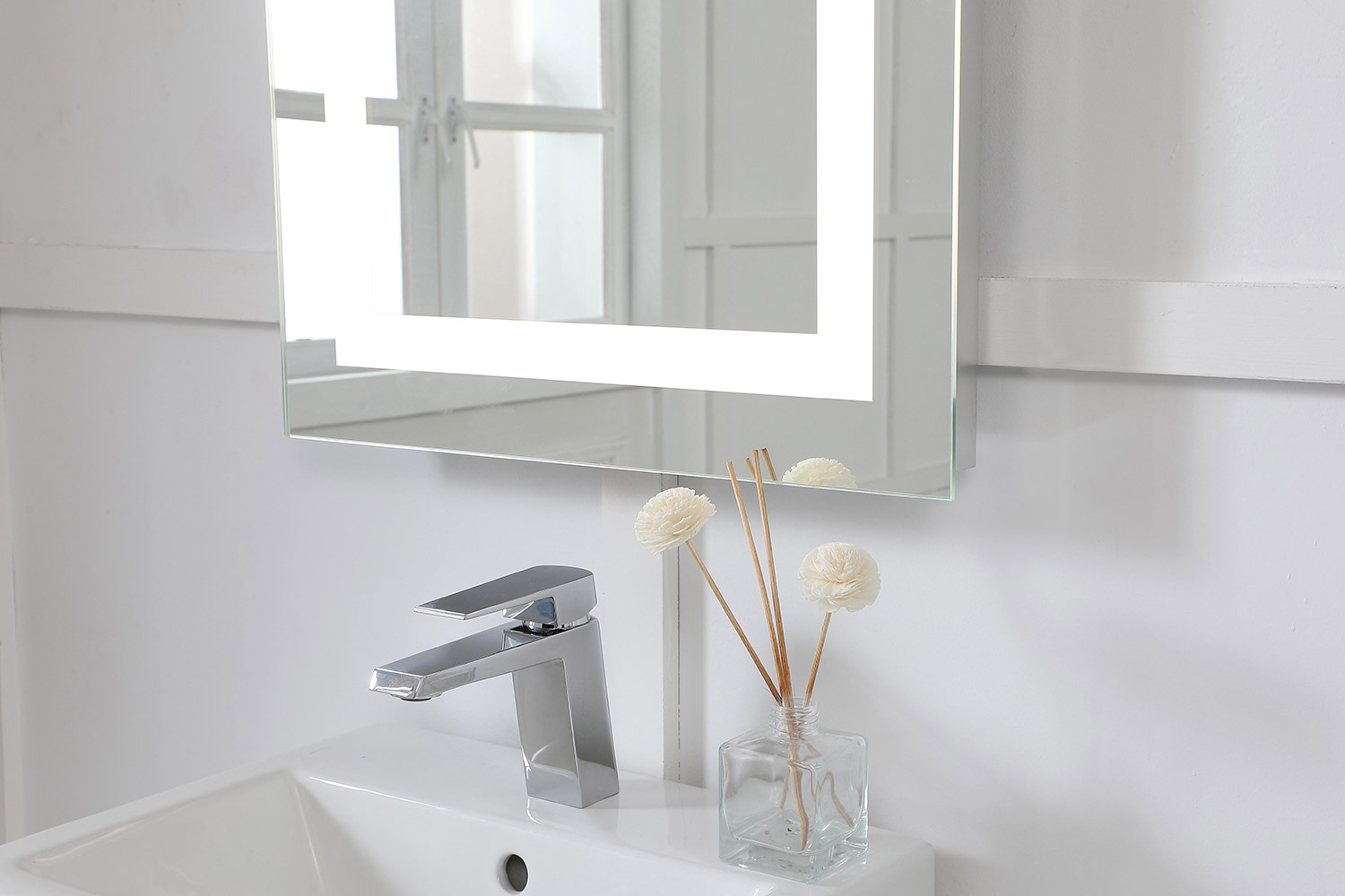 Elegant Wall Mirror - Clear/Cold White, D 20", H 30" (MRE-6001)