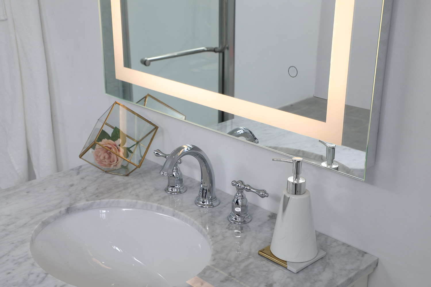 Elegant Wall Mirror - Clear, D 30", H 40" (MRE13040)