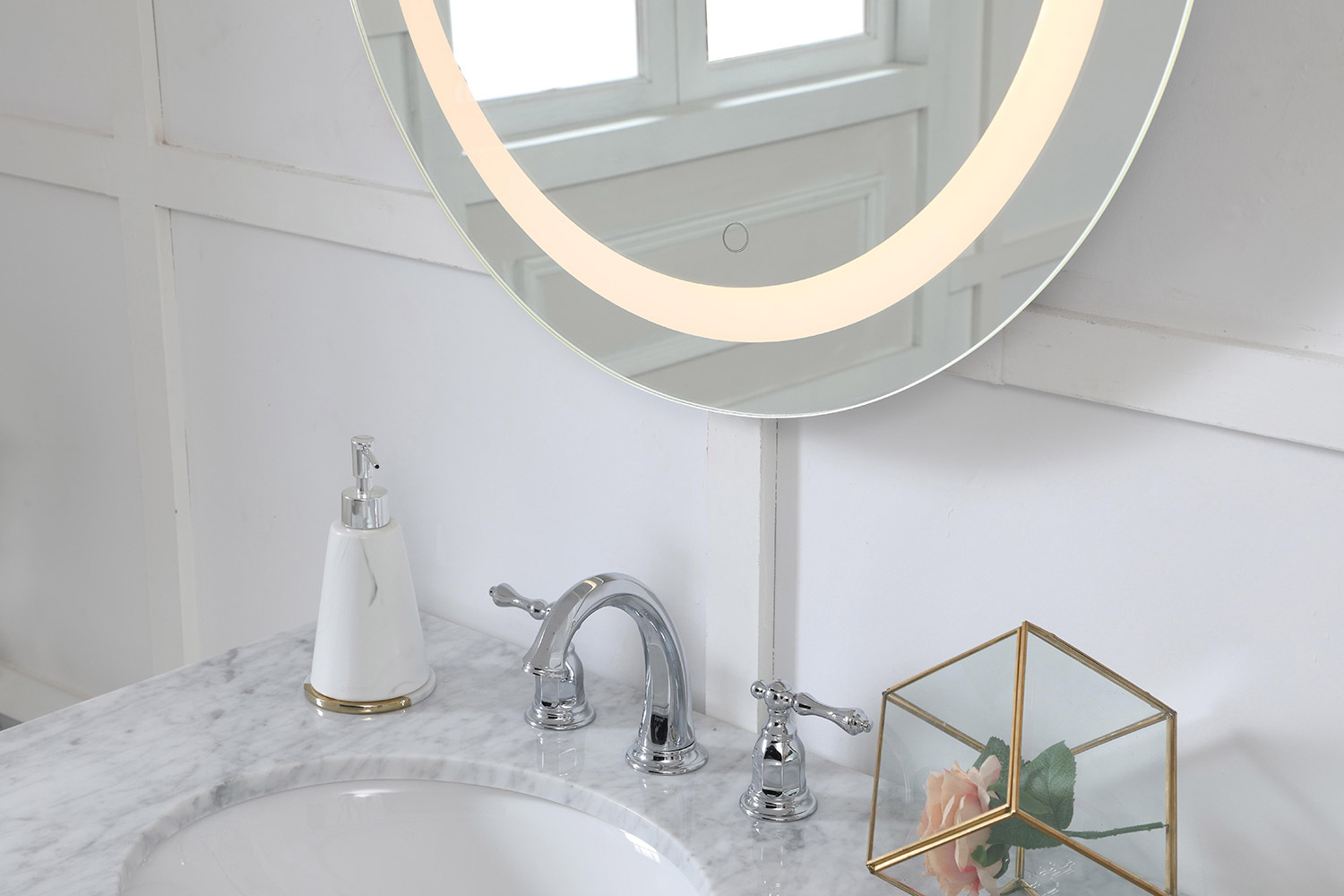 Elegant Wall Mirror - Clear, D 28", H 28" (MRE22828)