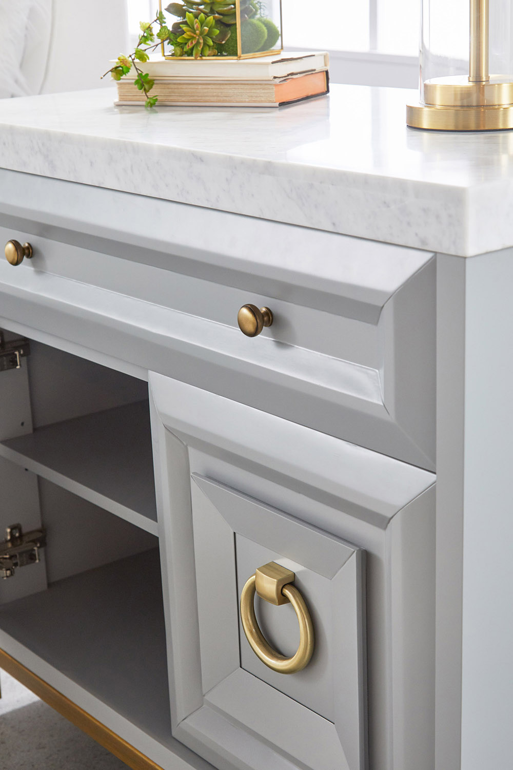 Essentials - Azure Carrera Media Chest