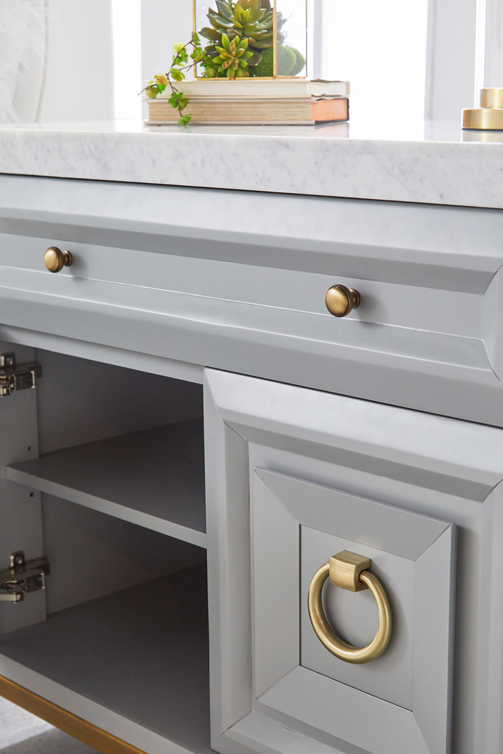 Essentials - Azure Carrera Media Chest