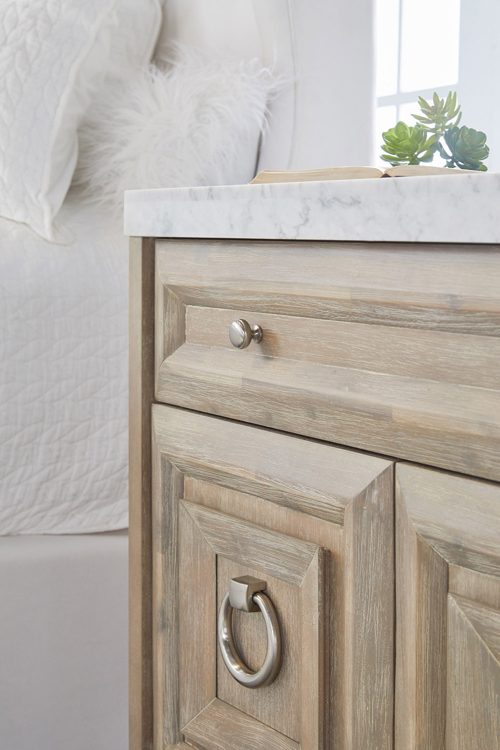 Essentials Azure Carrera Media Chest - Natural Gray