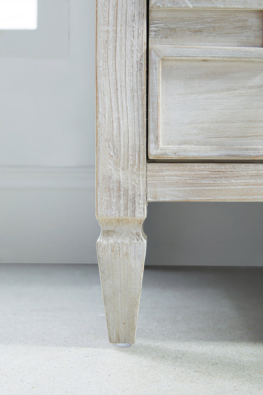 Essentials - Bella Antique Emerie Entry Cabinet in White Wash Pine