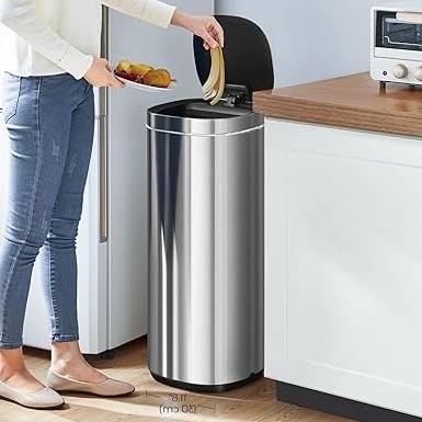 FaFurn - 13 Gallon Trash Can with Ozone Button
