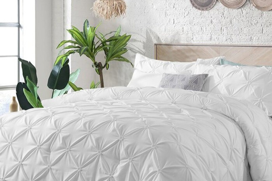FaFurn All Season Pleated Hypoallergenic Microfiber Reversible 3 Piece Comforter Set - White, King Size