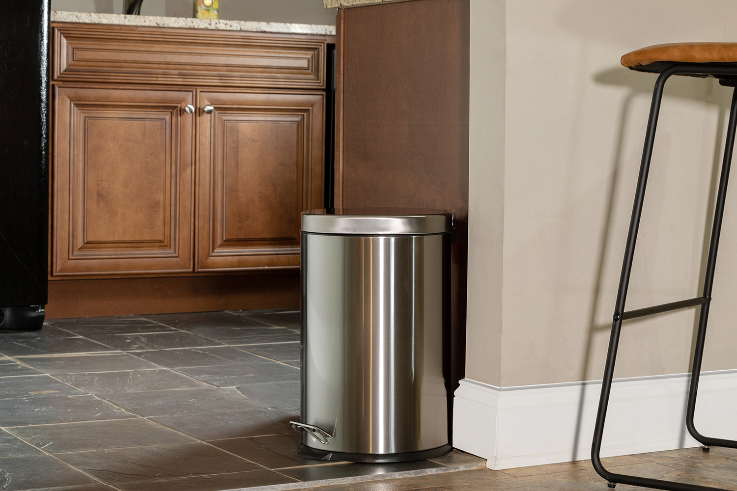 BLNK Round Stainless Steel Fingerprint Resistant Soft Close Step Trash Can - 5.3 Gallons (20L) - 5.3 Gall