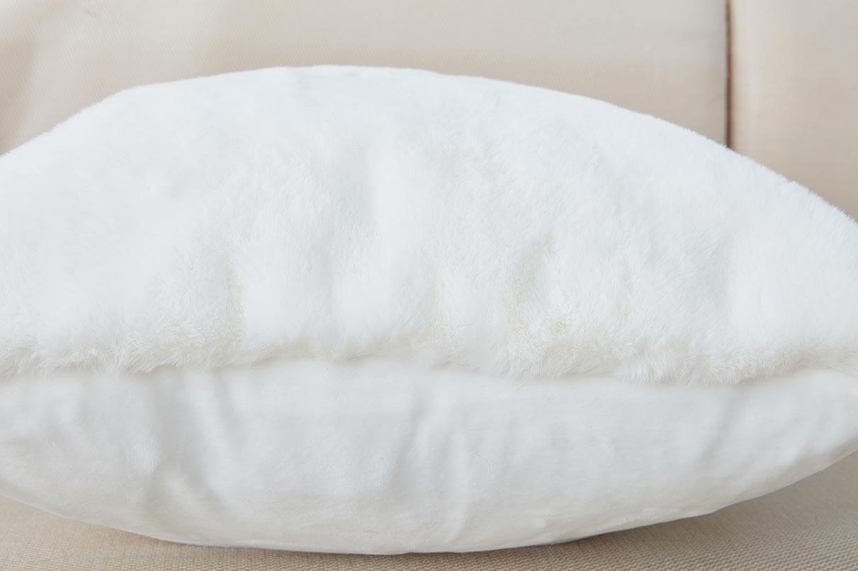 Furnings - Agnes Luxury White Chinchilla Faux Fur Pillow