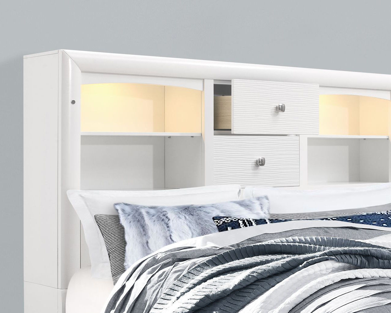GF Jordyn White Queen Bed Group