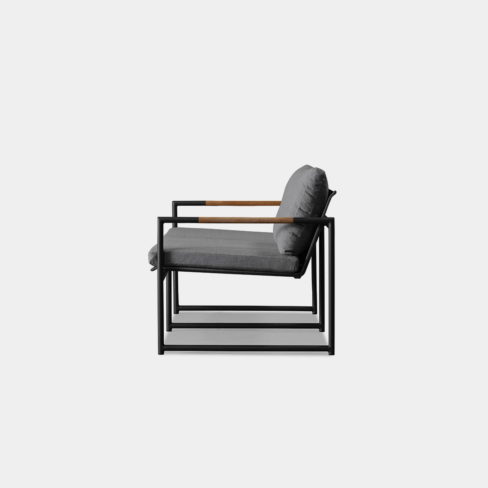 Harbour Breeze 2 Seat Sofa - Aluminum Asteroid / Panama Grafito / Batyline Silver