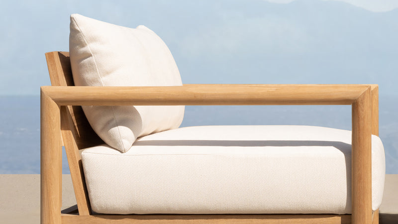 Harbour Breeze Xl Teak Stacking Sun Lounge in Teak Natural / Batyline White