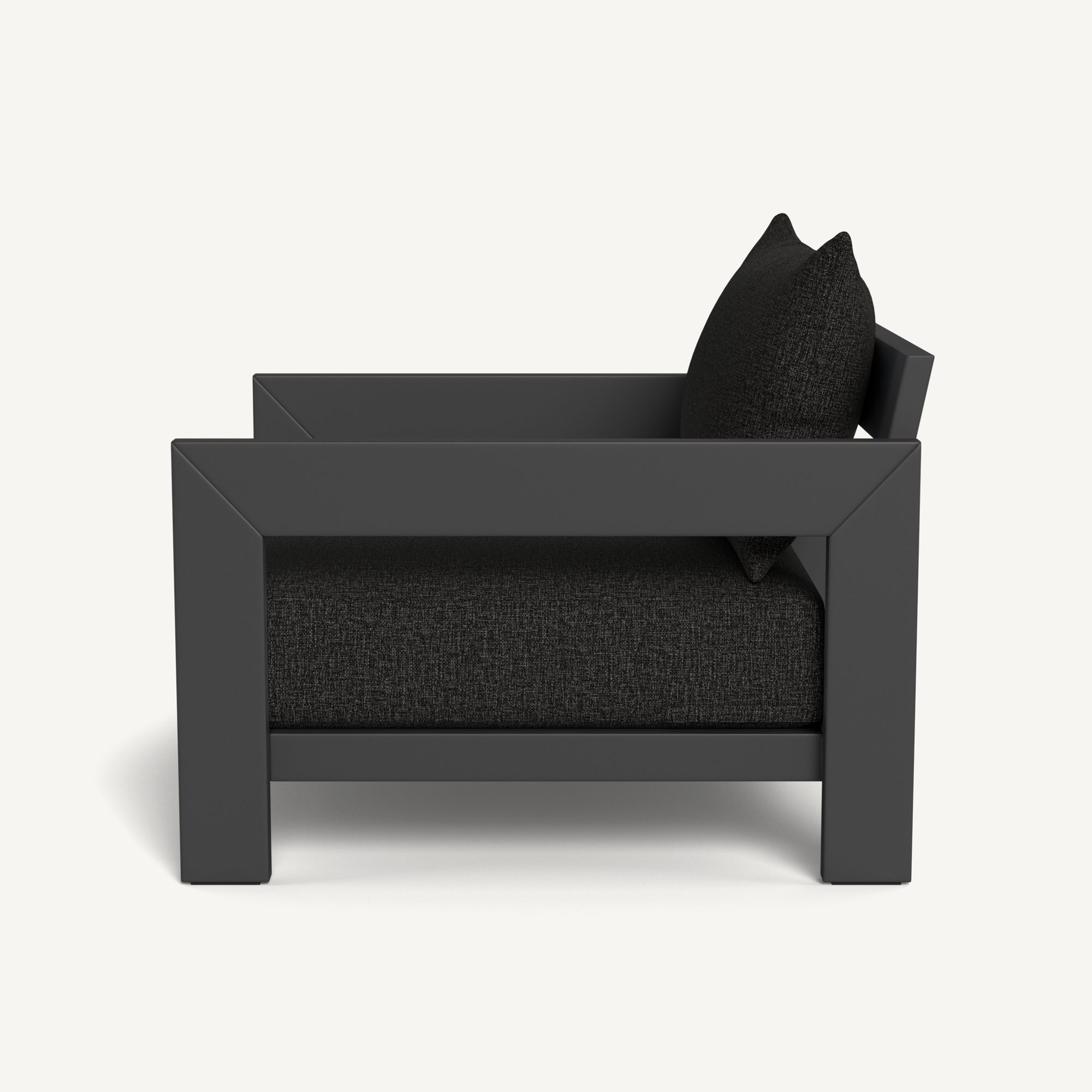Harbour Hampton Lounge Chair - Aluminum Asteroid / Copacabana Midnight / Batyline Silver