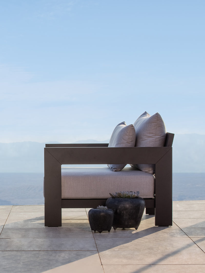 Harbour Hampton Lounge Chair - Aluminum Asteroid / Copacabana Sand / Batyline Silver