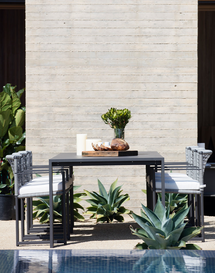 Harbour Loop Stacking Sun Lounge in Aluminum Asteroid / Batyline Silver