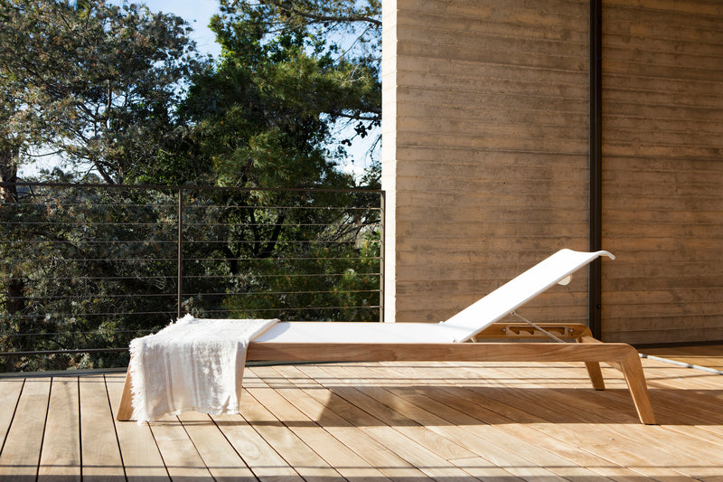 Harbour Pacific Teak Lounge Chair - Teak Natural / Copacabana Sand / Batyline White