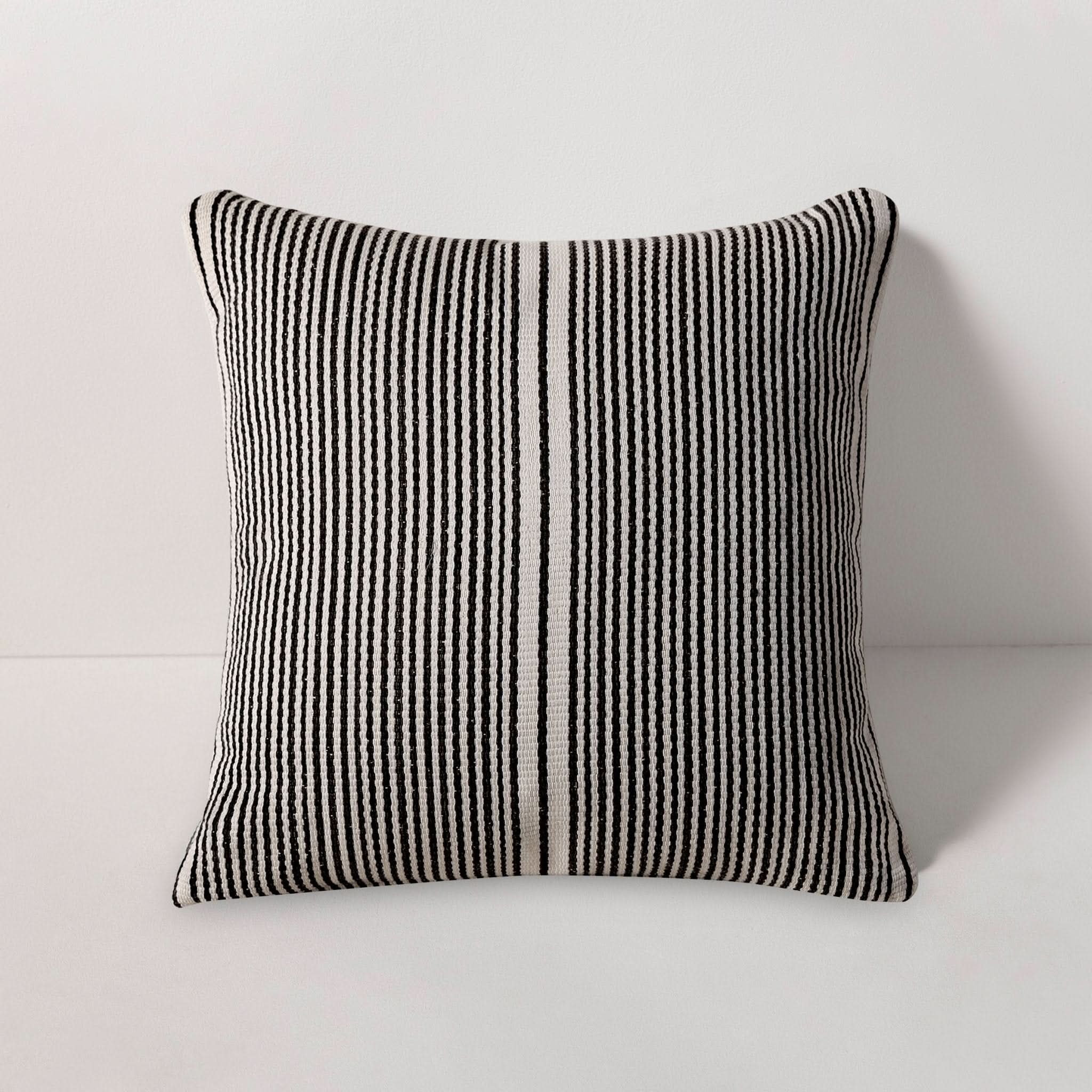 Harbour Throw Pillow Bateau Classic