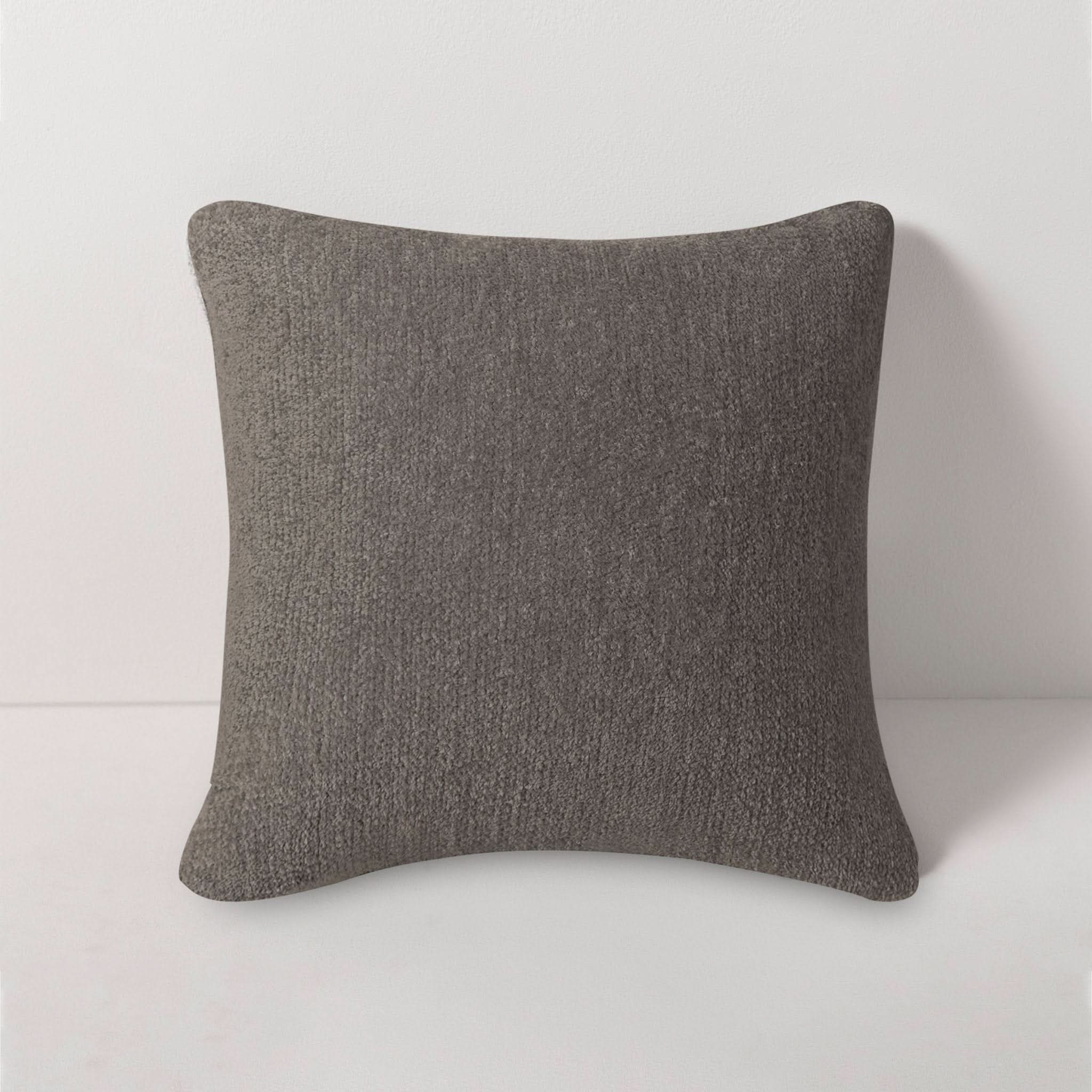 Harbour Throw Pillow Marley Chinchilla