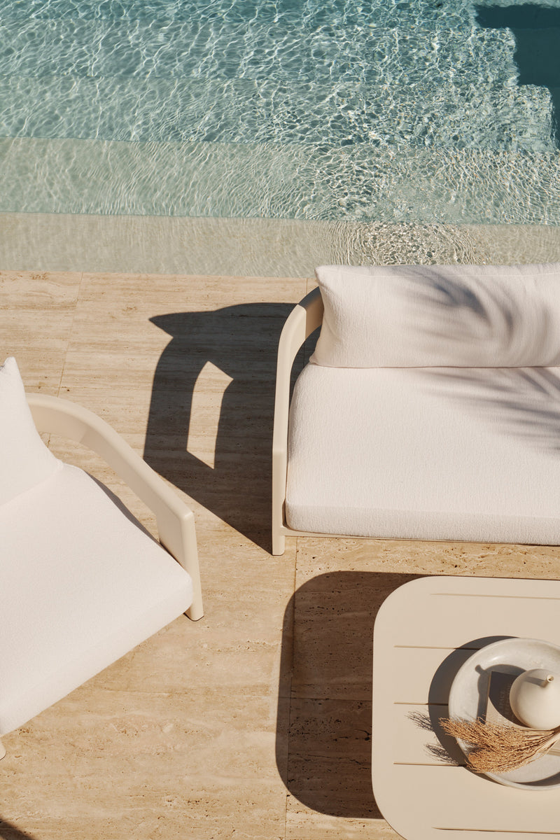 Harbour Victoria Aluminum 3 Seat Sofa - Aluminum Asteroid / Lisos Grafito