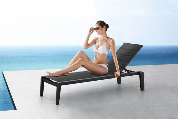 Higold - Emoti Sunlounge in Matte Charcoal
