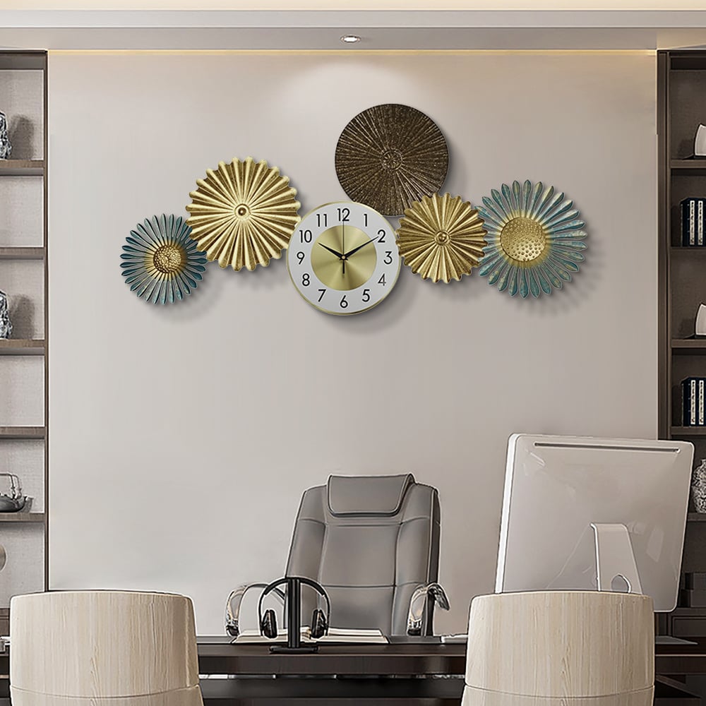 HMR - Modern Multi-Round Flowers Mute Wall Clock in Metal