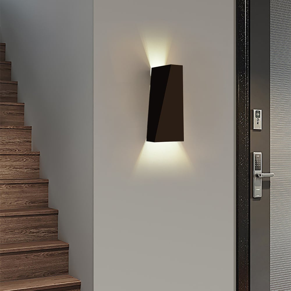 HMR - Single-Light Up and Down Wall Light Sconce in Black, Metal