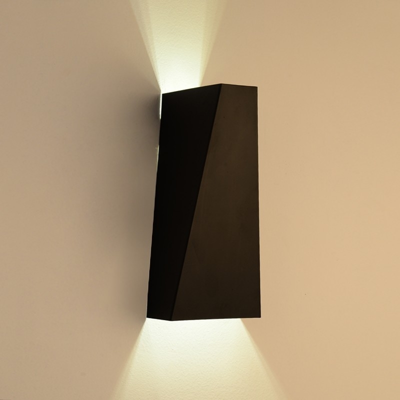 HMR - Single-Light Up and Down Wall Light Sconce in Black, Metal